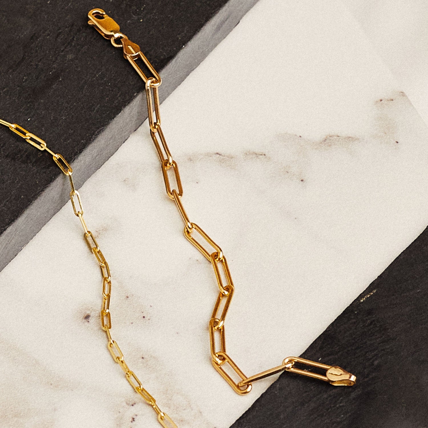 Bold Gold Paperclip Chain Bracelet-nunchi