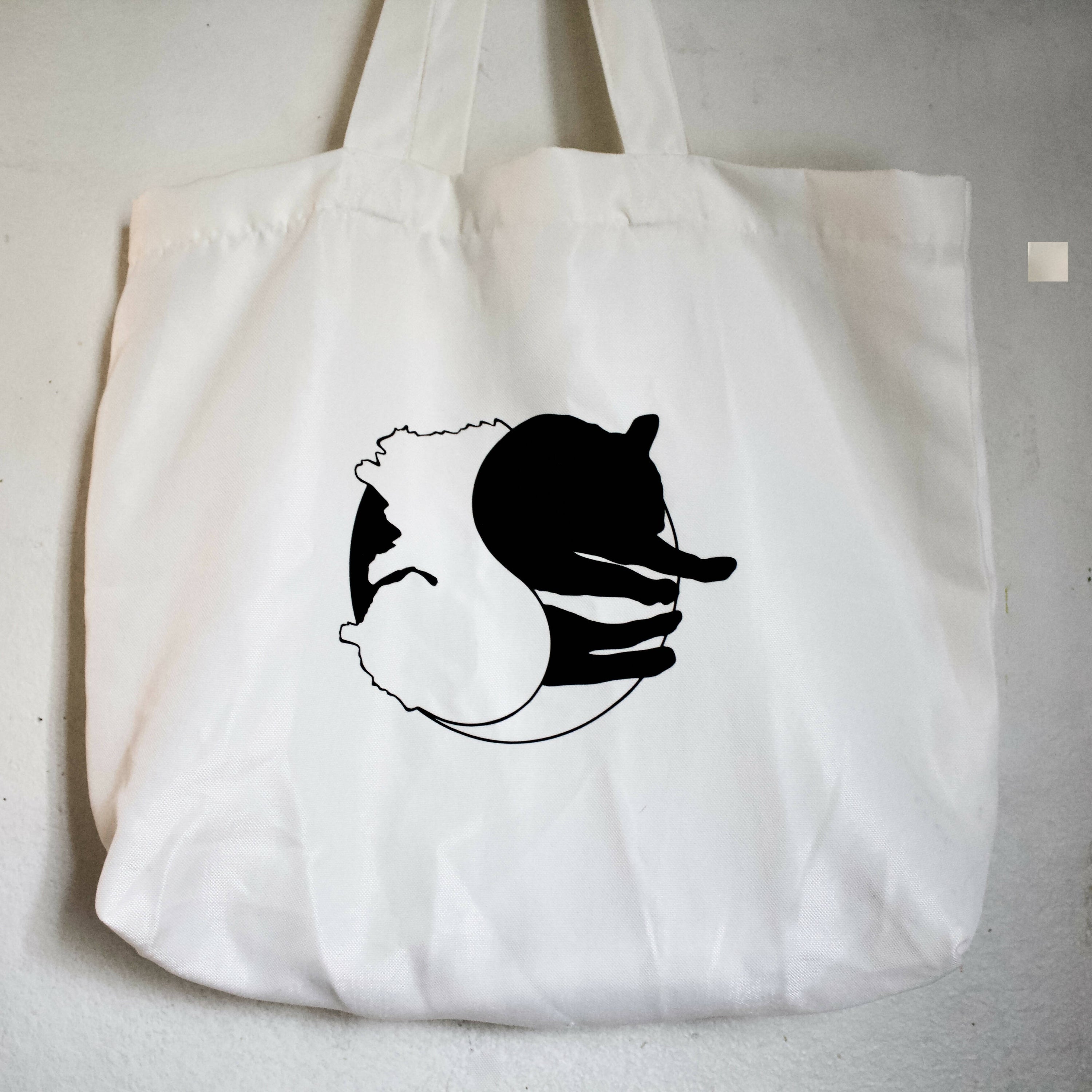 Kitty Sleep Pile Tote Bag