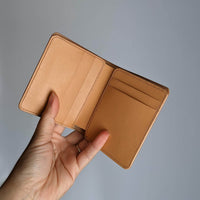 Vertical Bifold Wallet Nut Brown